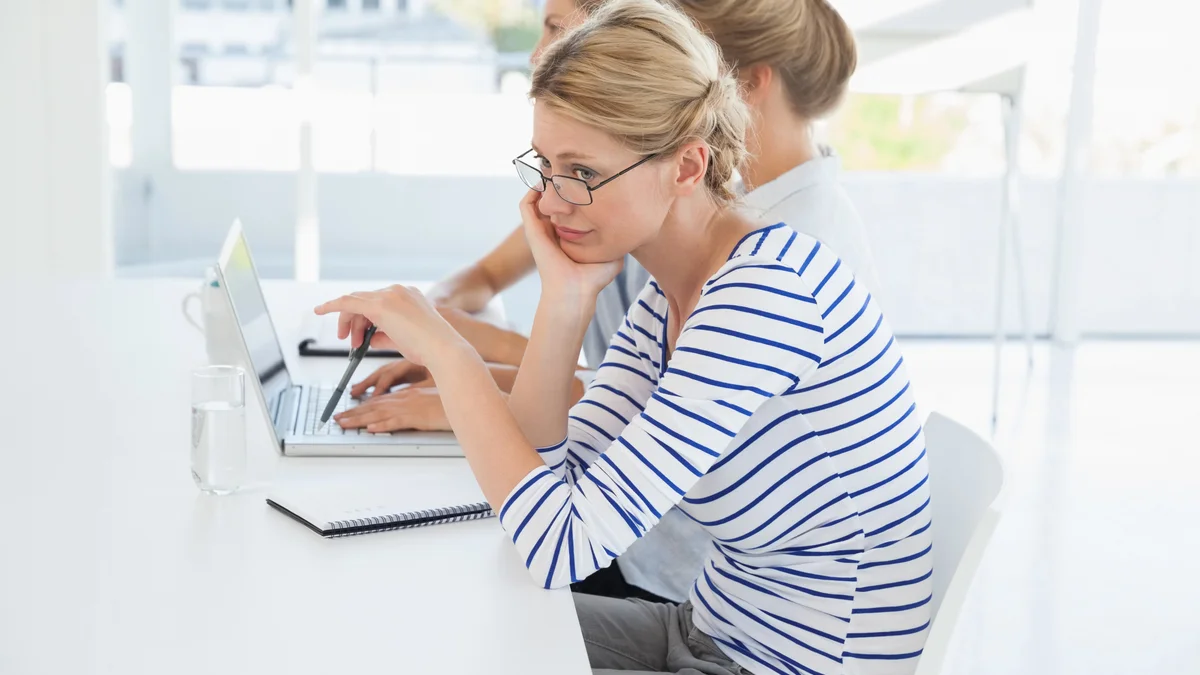 Shared hosting vs VPS vs server dedicat: cum alegi corect